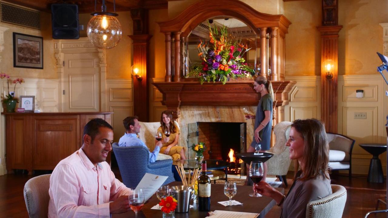 Ledson Hotel & Zina Lounge Sonoma Bagian luar foto