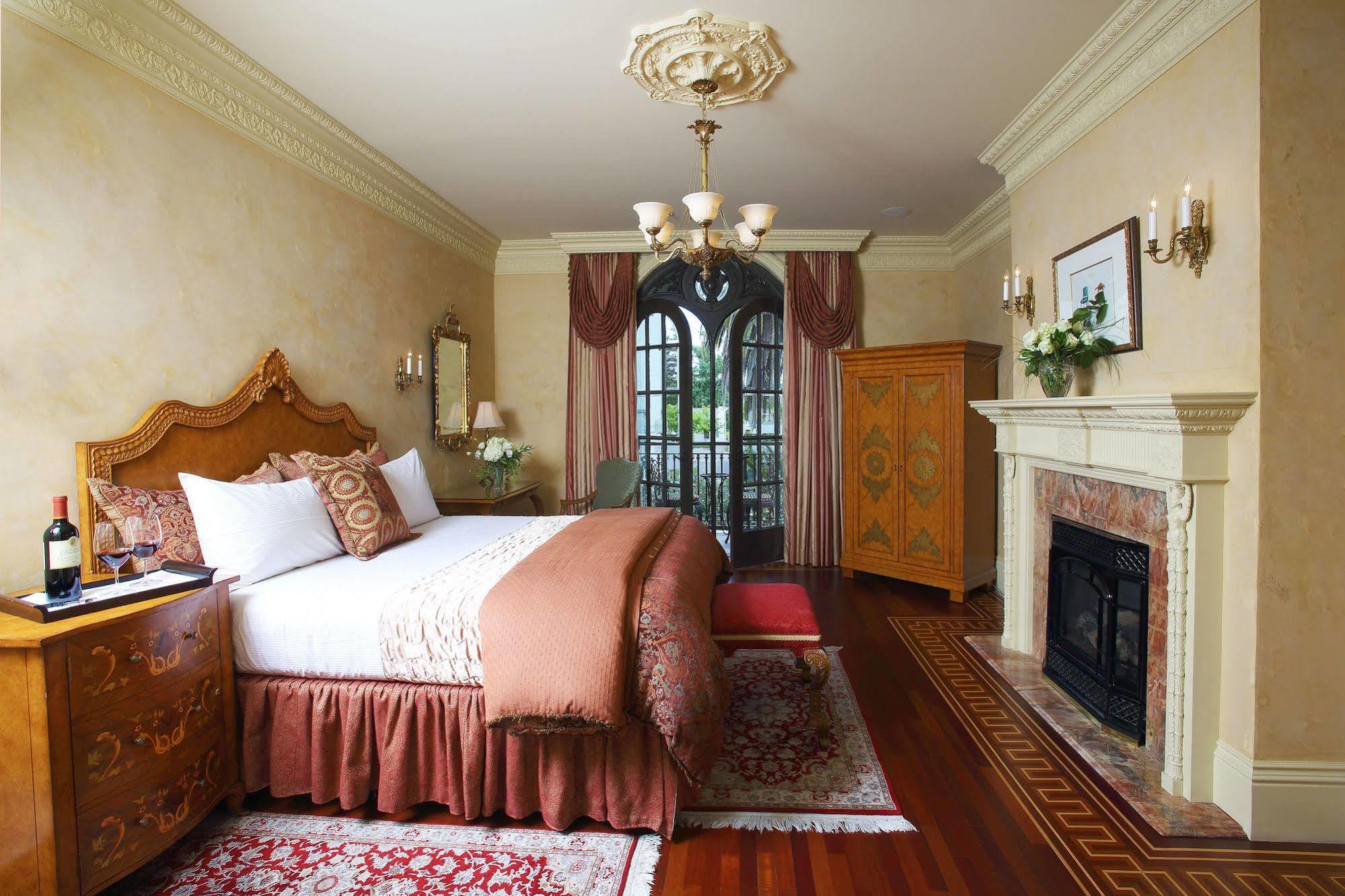 Ledson Hotel & Zina Lounge Sonoma Bagian luar foto